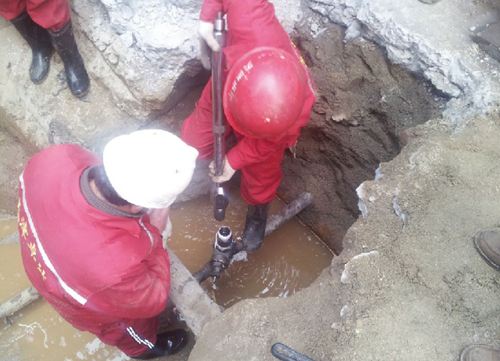 管道帶壓開孔封堵維修搶險工作